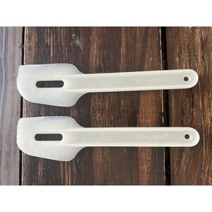 Vintage Tupperware Scraper Spatula‎ White 13-20 And 13-19 Set Of 2